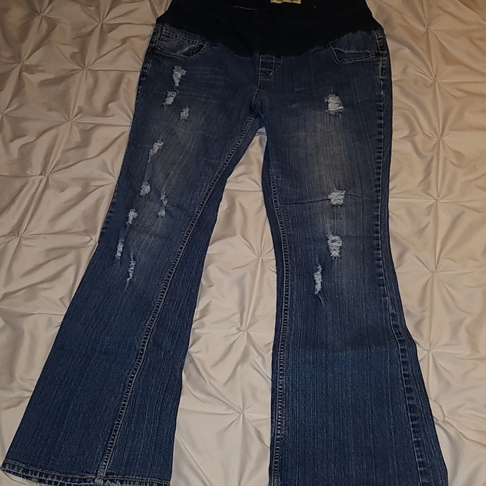 MOST amazing maternity jeans!!!